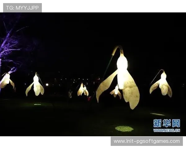 法兰克福主场赛前灯光秀,致敬俱乐部传统